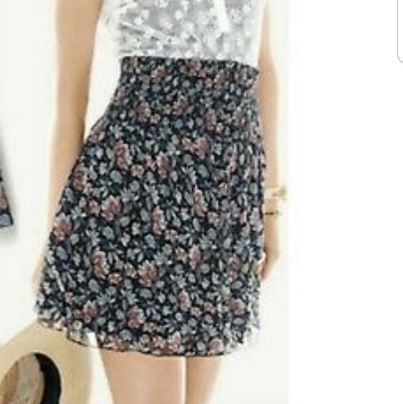 Cabi 5184 Flirt Skirt XS Floral NWOT - Picture 9 of 9